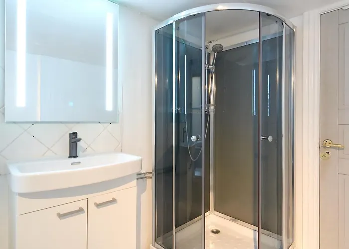 Perfect For Friends & Families In *