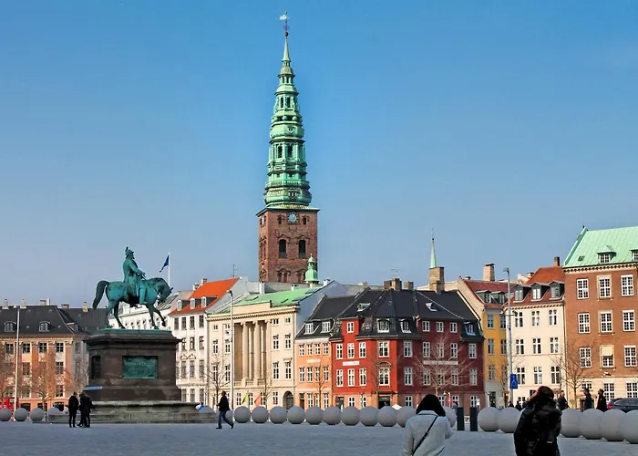 Perfect For Friends & Families In Appartamento